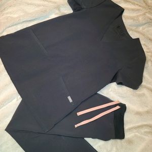 Figs Charcoal (Set) with Pink Drawstring